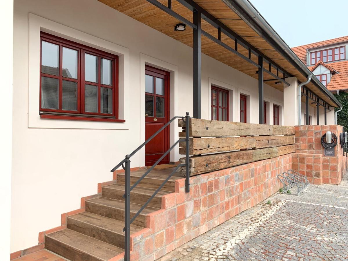 Hotel Dvur Hoffmeister Velké Číčovice Exterior foto